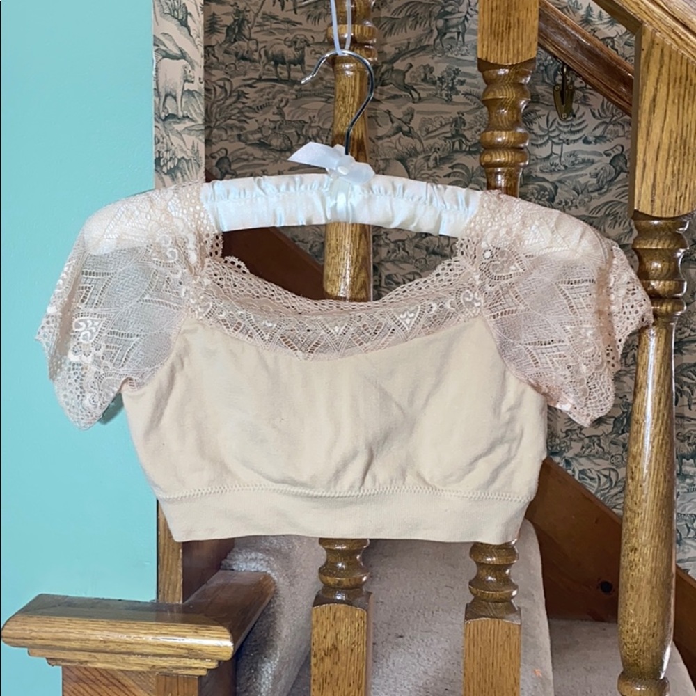4 for $20👑 Nude Crop Top One Size Fits Most